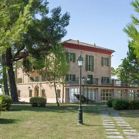 Maniero Feriehus Montecassiano